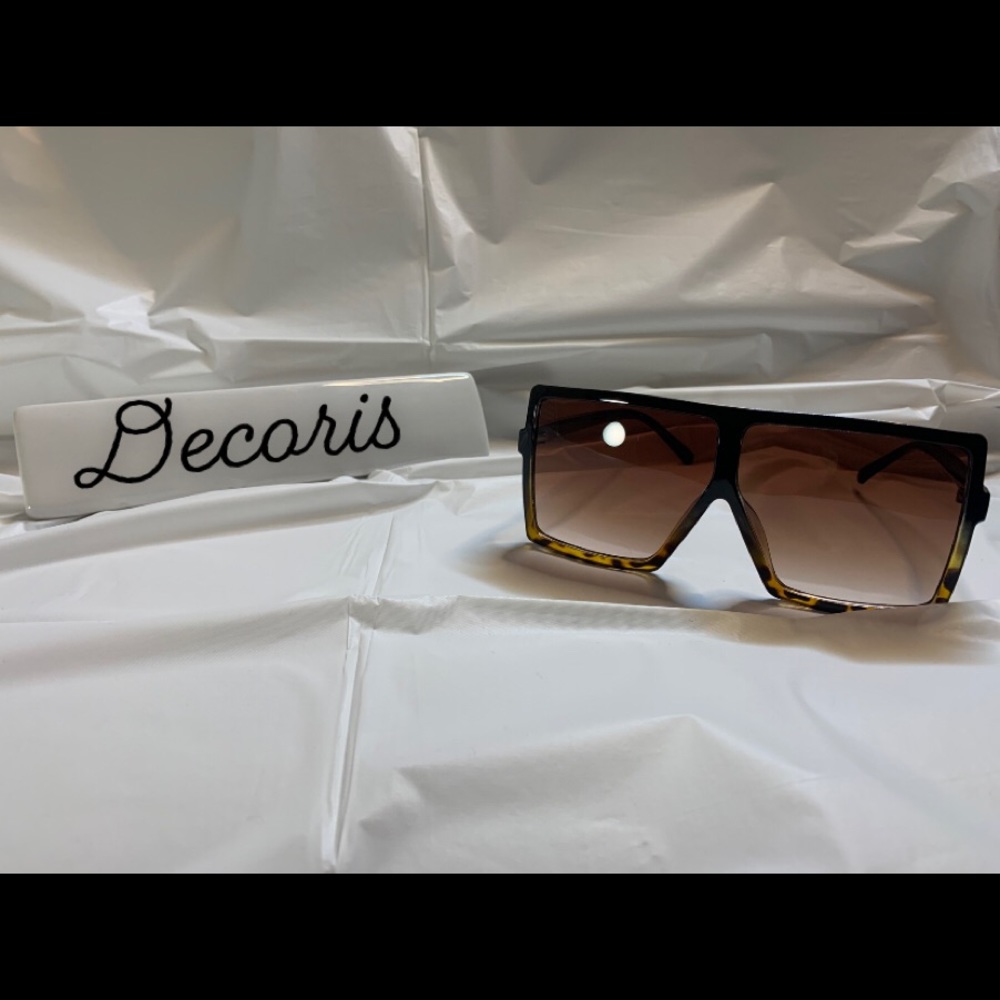 Over Sizes Sunglasses - Picture 6 of 13